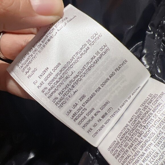 MONCLER Breteuil Giubbotto Cropped Black Puffer Down Jacket Wms Size 4/ L $1690+ - Picture 14 of 14